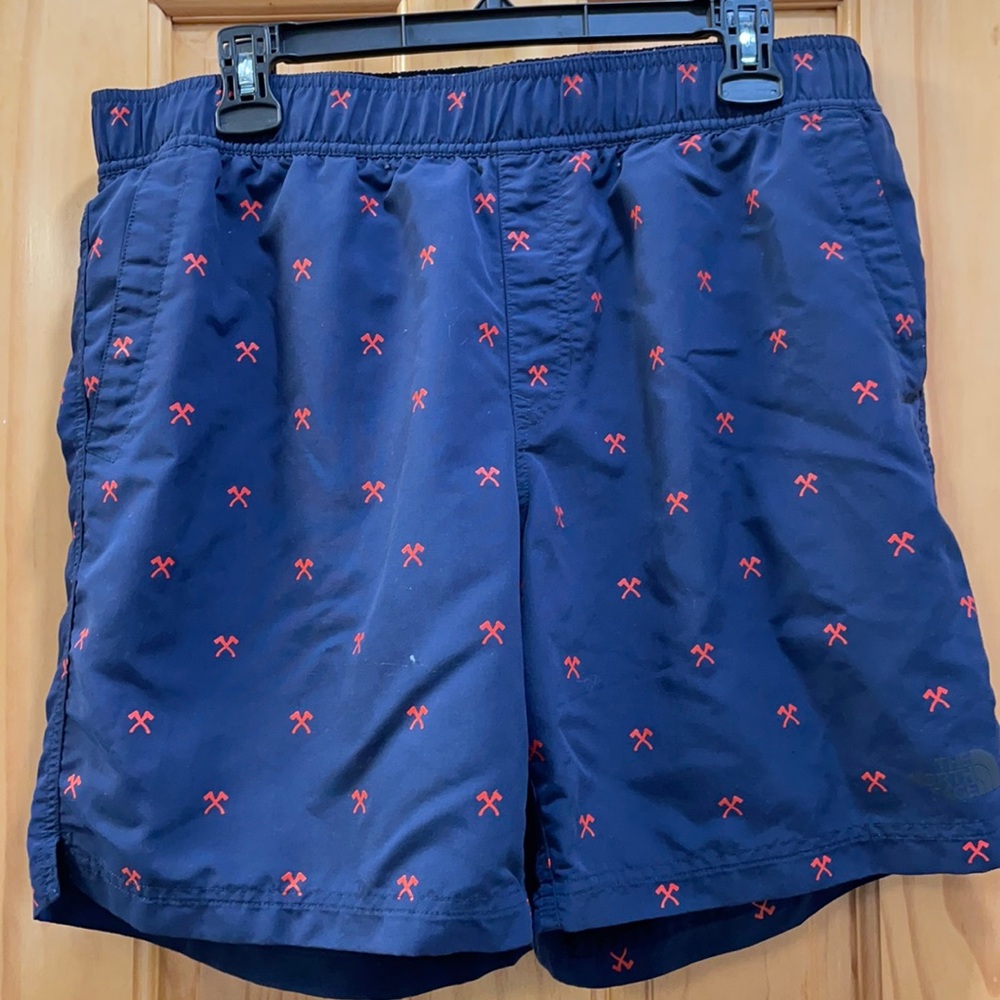 Men’s board shorts
